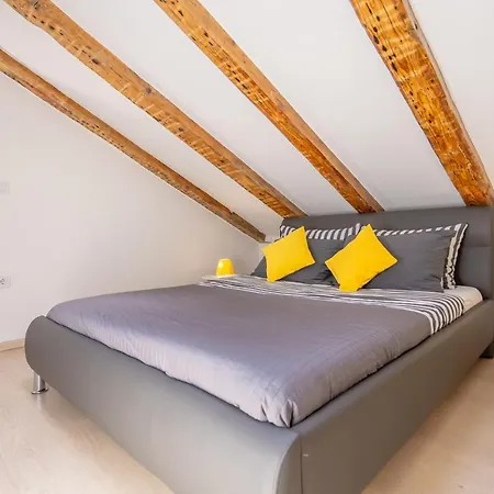 Fran Center Lägenhet Pula