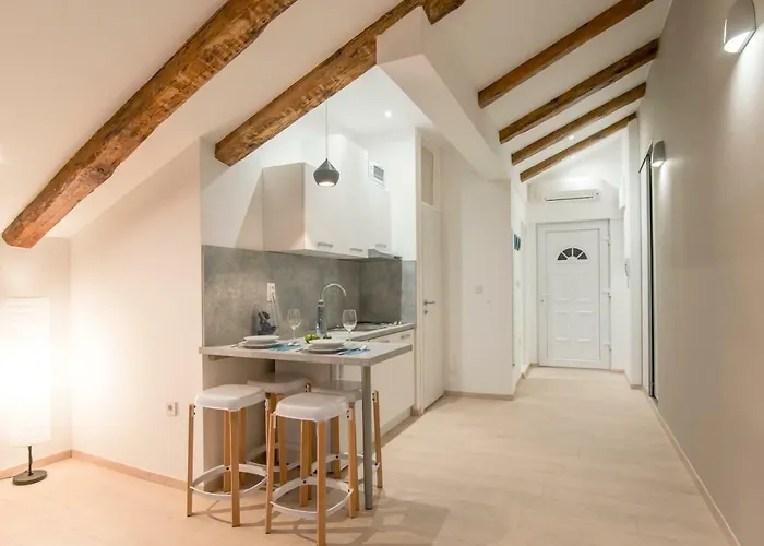 Fran Center * Πούλα